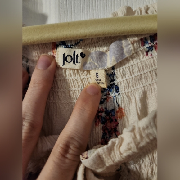 Floral off shoulder blouse - Picture 2 of 5